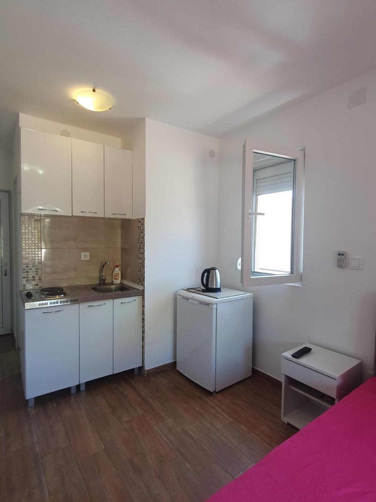 Apartments Luna Бар Екстериор снимка