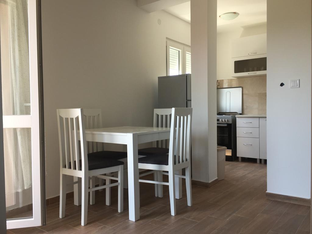 Apartments Luna Бар Екстериор снимка