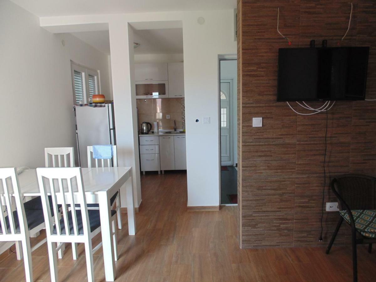 Apartments Luna Бар Екстериор снимка